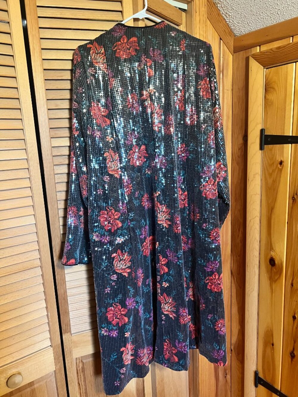 NWT Torrid Floral Print with Sequin Overlay Kimono Sz 2X - Picture 3 of 3